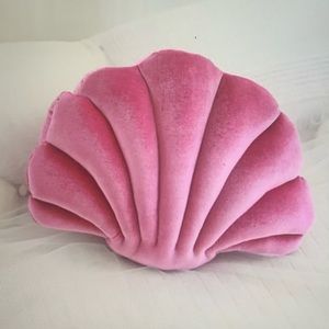 Sea shell plush velvet cushion